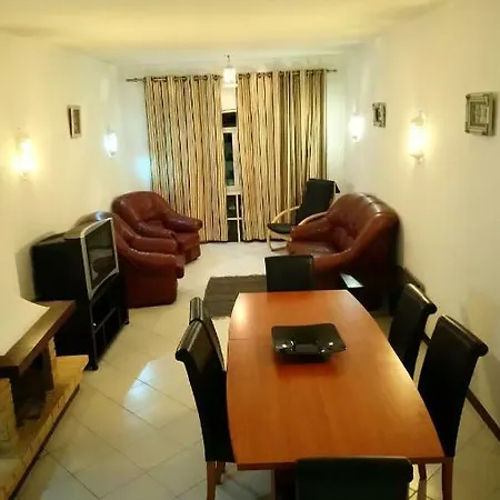 Dunfermline Apartment *