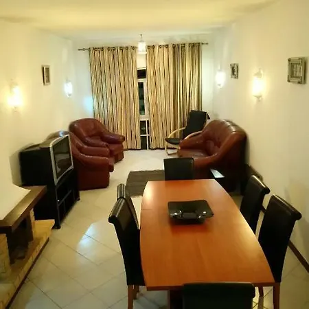 Dunfermline Apartment *